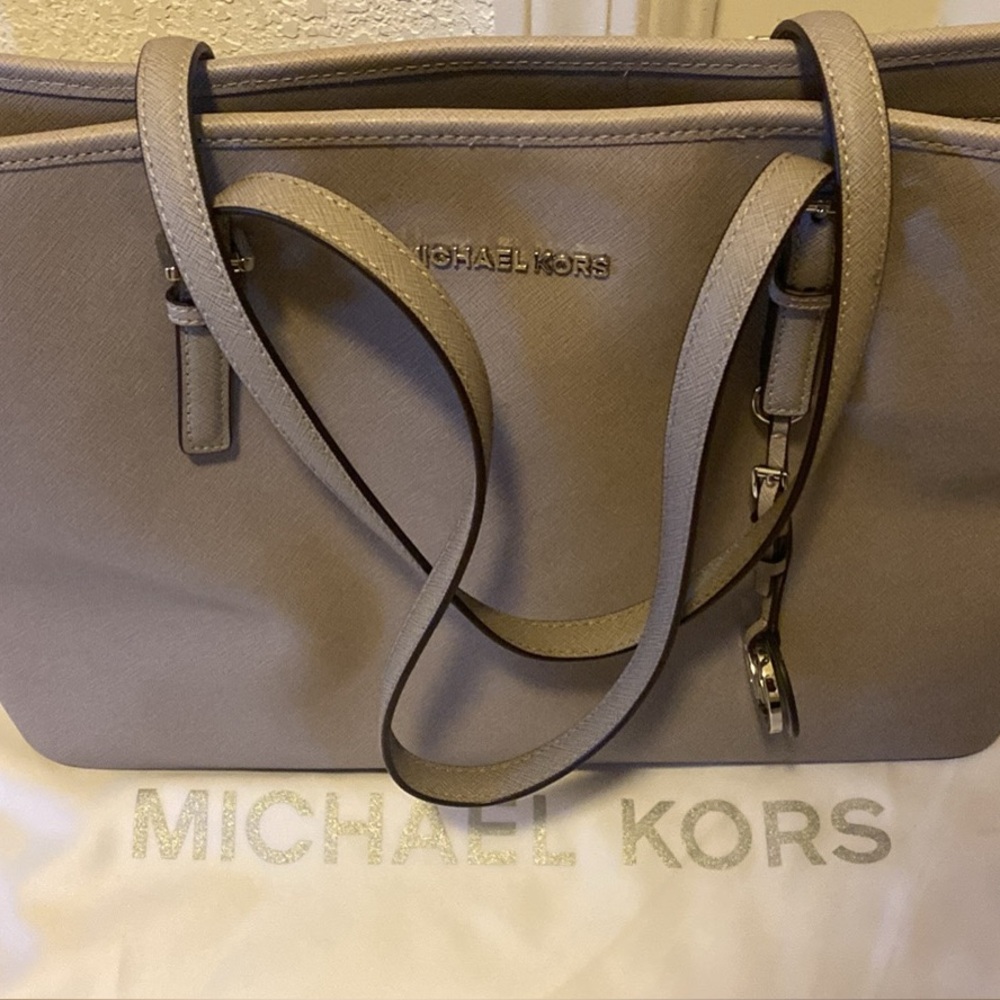 Michael Kors XL Taupe/Grey Tote 15in Computer Bag, Multiple Pockets, Full Zip